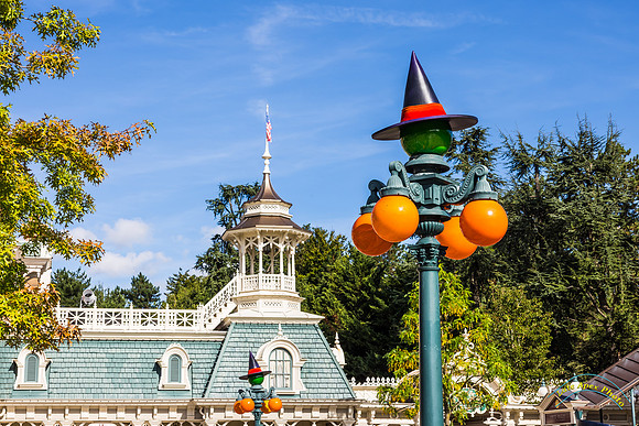 Halloween Streetlights