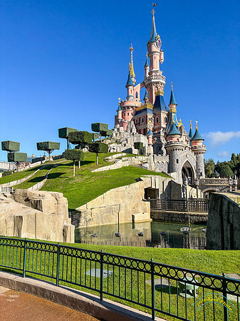 The Castle of the Beauty in the Sleeping Forest