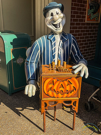 Main Street Statue